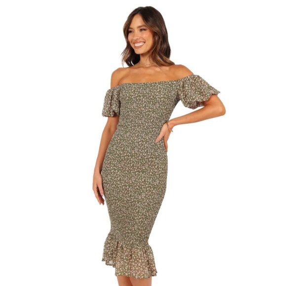 Petal & Pup Floral Off-Shoulder Midi Dress - Picture 3 of 15